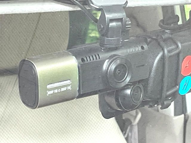 �y�h���C�u���R�[�_�[�z�h���C�u���R�[�_�[����!���s���͂������A������^�]�⎖�̂ɑ��������ہA�f���ŋL�^���A����̃��X�N�ɔ����܂��B���L�^�pSD�J�[�h�͂��q�l�����g�ł��������������K�v������܂��B