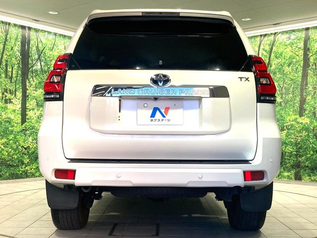 安心の最長10年・走行無制限保証(有償)をご用意。保証内容も充実はもちろん、無料点検&オイル交換や、年中無休の全国・24時間ロードサービスも付帯されておりますのでご安心下さい。