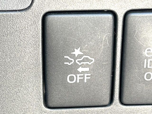 �y�X�}�[�g�A�V�X�g�z���s���ɑO���̎ԗ�����F�����A�Փ˂������Ȏ��͌x��ƃu���[�L�ŏՓˉ���Ɣ�Q�y�����A�V�X�g�B�����S�Ƀh���C�u�����y���݂��������܂��B