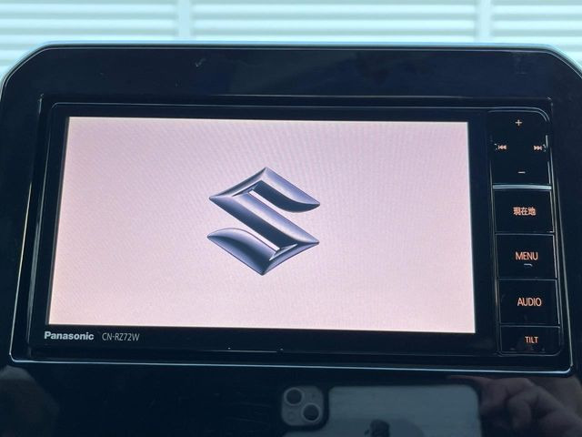 �y�����i�r�z�l�C�̏����i�r�𑕔����Ă���܂��B�i�r�̎g���₷���͂������A�I�[�f�B�I�@�\���[��!�L�����v�◷�s�͂������A�ʋ΂┃�����ȂǕ��i�̃h���C�u���y�����Ȃ�͂���