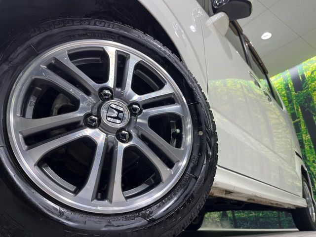 �y����14�C���`�A���~�z�C�[���z�O�ςɃ}�b�`���������A���~�z�C�[���𑕒����Ă���܂��B�e��ЊO�A���~�z�C�[����A�X�^�b�h���X�^�C�����戵�����Ă���܂��B���񂲑��k����������