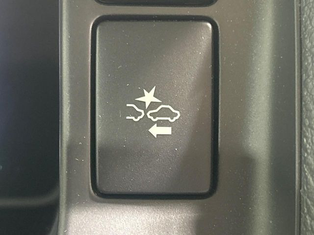 �y�v���N���b�V���Z�[�t�e�B�z�O���̎ԗ��������m���A�Փ˂������Ȏ��͌x��Œ��ӂ𑣂��A�u���[�L�𓥂ޗ͂��T�|�[�g�B�u���[�L�𓥂߂Ȃ������ꍇ�͏Փ˔�Q�y���u���[�L���쓮�A�Փˉ�����T�|�[�g���܂��B