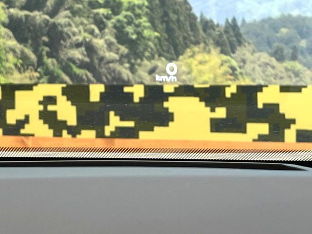 �y�w�b�h�A�b�v�f�B�X�v���C�z���݂̑��x�⑖�s�����f�W�^���\���ŉ^�]�ȑO���̃K���X�ɓ��e!�^�]���A�ڐ������炳���K�v�ȏ����m�F�ł���̂łƂ��Ă��֗��ň��S!