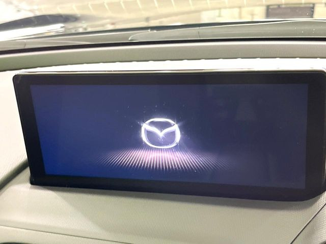 �y10.25�C���`�}�c�_�R�l�N�g�z�ԓ��̕��͋C�Ƀ}�b�`������^�f�B�X�v���C�B�X�}�z�ڑ��ł̃i�r�g�p��Bluetooth�Đ����A�l�X�ȋ@�\���y���߂܂��B�����I�ȃ_�C�������삪�\�ŁA�g��������ǍD�ł��B