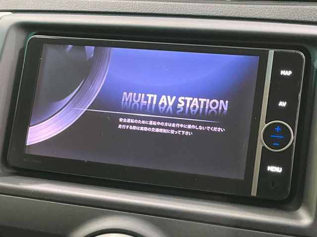 �y�����i�r�z�l�C�̏����i�r�𑕔����Ă���܂��B�i�r�̎g���₷���͂������A�I�[�f�B�I�@�\���[��!�L�����v�◷�s�͂������A�ʋ΂┃�����ȂǕ��i�̃h���C�u���y�����Ȃ�͂���