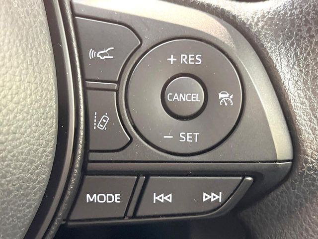 【レーダークルーズコントロール】高速道路での長距離走行が楽に!!自動で速度を保つクルーズコントロールが、衝突軽減システムと連携し、前方の車両を感知して車間を保つように速度調節してくれます!!