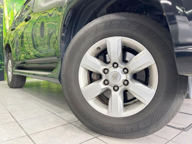 �y����17�C���`�A���~�z�C�[���z�O�ςɃ}�b�`���������A���~�z�C�[���𑕒����Ă���܂��B�e��ЊO�A���~�z�C�[����A�X�^�b�h���X�^�C�����戵�����Ă���܂��B���񂲑��k����������