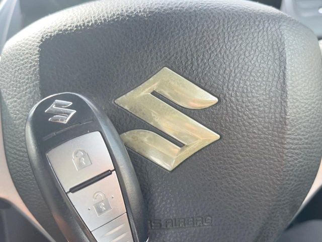 �y�L�[���X�X�^�[�g�V�X�e���z�J�o����|�P�b�g�ɓ��ꂽ�܂܂ł��h�A�̎{���E�������\�ȃX�}�[�g�L�[�𑕔��B�G���W���̃I���E�I�t�����J�M�����o���K�v����������Ƃ��Ă��֗��ł���