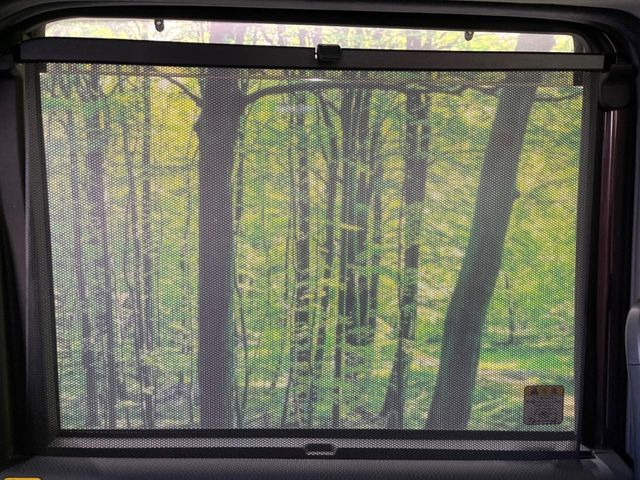 �y���[���V�F�[�h�z��������ԊO����̌���ῂ����Ƃ��ɃT�b�ƈ����o���Ďg����A���[���i�[�^�C�v�̃T���V�F�[�h�𑕔��B��Ȃɏ�������q�l���E�g�E�g�����������ȂǁA���Ђ����p����������