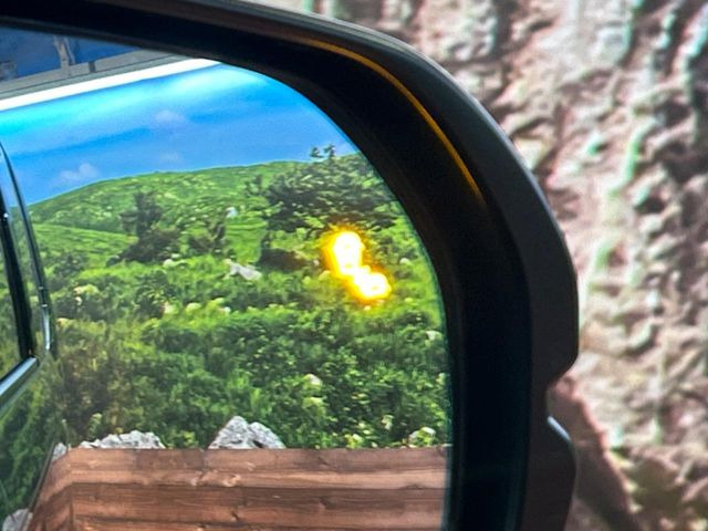 �y�u���C���h�X�|�b�g�C���t�H���[�V�����z���s���A�h�A�~���[�̎��p�ɂȂ�₷���ӏ��Ɍ㑱�Ԃ��ڋ߂���ƃT�C�h�~���[�t�߂Ɍx����\���A�h���C�o�[�ɒ��ӊ��N�����Ă���܂��B