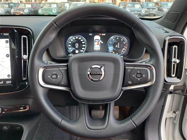 XC40T4 AWD インスクリプション 4WD