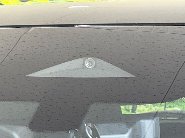 �y�C���e���W�F���g�G�}�[�W�F���V�[�u���[�L�z�t�����g�J�����őO���̎ԗ�����s�҂����m�B�Փ˂������Ȏ��͏Փ˔�Q�y���u���[�L���쓮�A�Փˉ�����T�|�[�g�B�����S�Ƀh���C�u�����y���݂��������܂��B