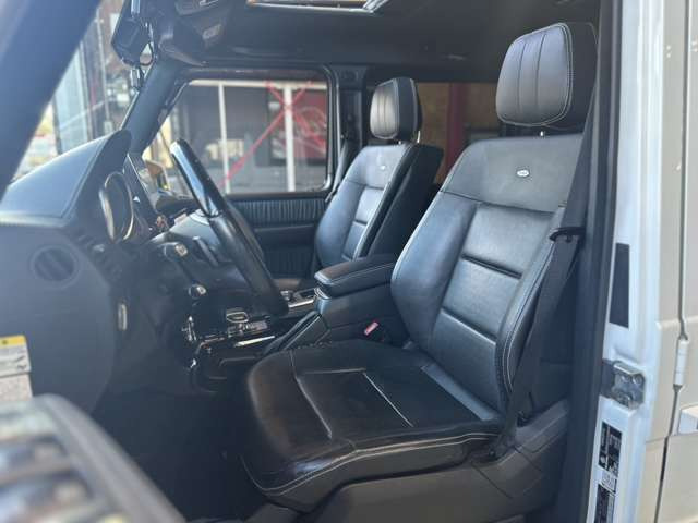 ☆ユーザー買取車!正規ディーラー車!サンルーフ!黒革シート!パワーシート!シートヒーター・クーラー!純正20インチAW!装備充実の1台が入荷しました☆