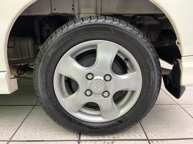 �y�����A���~�z�C�[���z�O�ςɃ}�b�`���������A���~�z�C�[���𑕒����Ă���܂��B�e��ЊO�A���~�z�C�[����A�X�^�b�h���X�^�C�����戵�����Ă���܂��B���񂲑��k����������