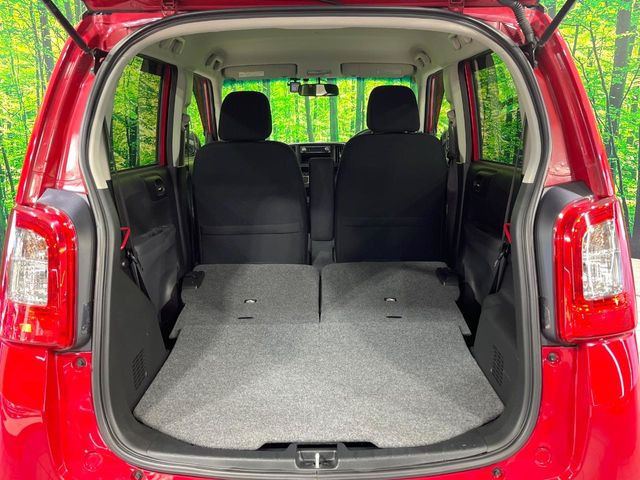 ���i�̂���������ʋ΁A���}���ɏ\���ȉ׎��X�y�[�X���m�ۂ��Ă���܂��B�Z�J���h�V�[�g��|���ƁA�傫�ȉו��̐ύڂ��\�ł���