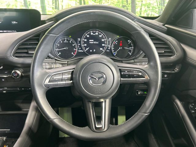 �y�����v�����X�e�A�����O�z�㎿�Ȋv���g�p���邱�ƂŁA��ɂ����������݂ƂĂ��^�]���₷���n���h���ł���