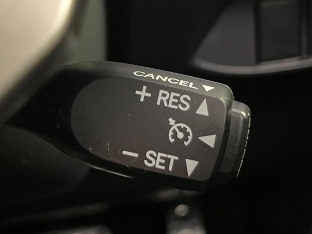 �y�N���[�Y�R���g���[���z�������H�����N���N���s�B�A�N�Z���𗣂��Ă���葬�x�ő��s���ł��A�������^�]���̕��S���y��!�����E�������ȒP�ȃX�C�b�`����Œ����ł��܂��B