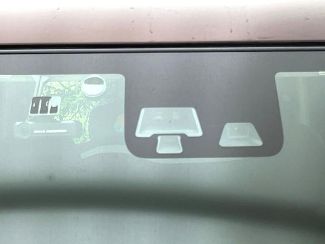 �y�G�}�[�W�F���V�[�u���[�L�z���s���ɑO���̎ԗ�����F�����A�Փ˂������Ȏ��͌x��ƃu���[�L�ŏՓˉ���Ɣ�Q�y�����A�V�X�g�B�����S�Ƀh���C�u�����y���݂��������܂��B