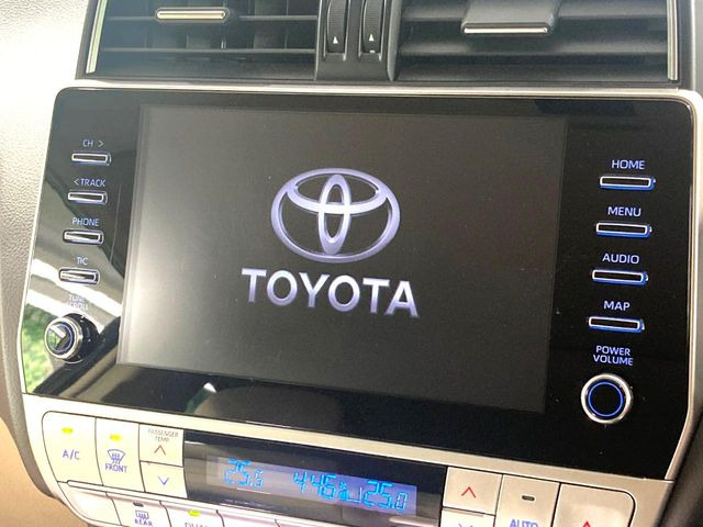 【9インチ ディスプレイオーディオ】大画面ディスプレイへお持ちのスマートフォンと連携して、ナビやbluetoothでの音楽再生が可能です♪デザインはもちろん操作性も良好!別途ナビ機能の取付可能です♪