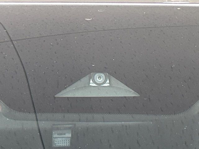 �y�C���e���W�F���g�G�}�[�W�F���V�[�u���[�L�z�t�����g�J�����őO���̎ԗ�����s�҂����m�B�Փ˂������Ȏ��͏Փ˔�Q�y���u���[�L���쓮�A�Փˉ�����T�|�[�g�B�����S�Ƀh���C�u�����y���݂��������܂��B