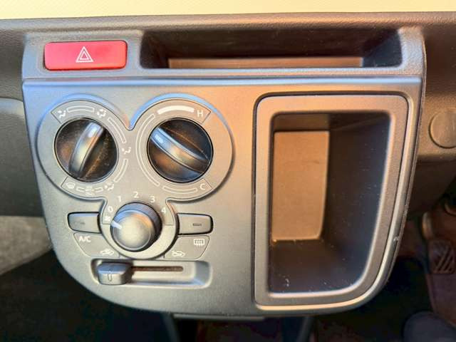 �C�ɂȂ邨�Ԃ�����܂�����E�̓d�b�ԍ����璼�ڂ��X�ɂ��₢���킹���������B�x�����@����ԗ����A��Ԃ܂łȂ�ł������������Ē����܂��B�X�^�b�t�ꓯ���A�����҂����Ă���܂��B