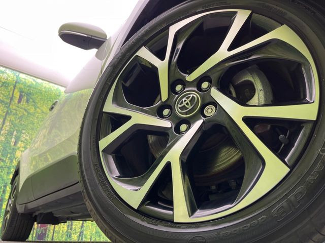 �y����18�C���`�A���~�z�C�[���z�O�ςɃ}�b�`���������A���~�z�C�[���𑕒����Ă���܂��B�e��ЊO�A���~�z�C�[����A�X�^�b�h���X�^�C�����戵�����Ă���܂��B���񂲑��k����������