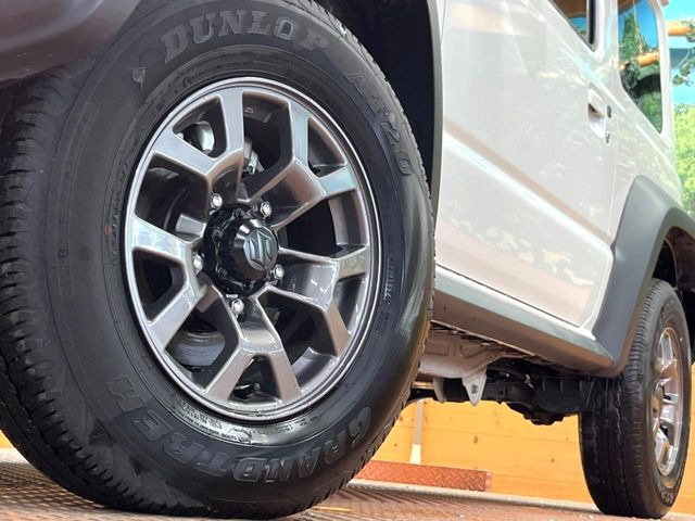 �y����15�C���`�A���~�z�C�[���z�O�ςɃ}�b�`���������A���~�z�C�[���𑕒����Ă���܂��B�e��ЊO�A���~�z�C�[����A�X�^�b�h���X�^�C�����戵�����Ă���܂��B���񂲑��k����������