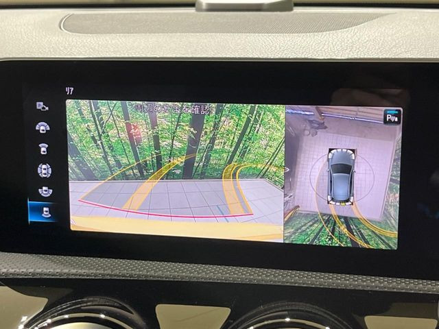 �y�}���`�e���C�����j�^�[�z�Ԃ̃t�����g��T�C�h�̃J�����摜�𓯎��Ƀ��j�^�[�\�����邱�ƂŁA���H�⋷�����𑖍s���ł����͂̏󋵊m�F���ł����S!�{�iSUV�ɂ��ꂵ�������ł���