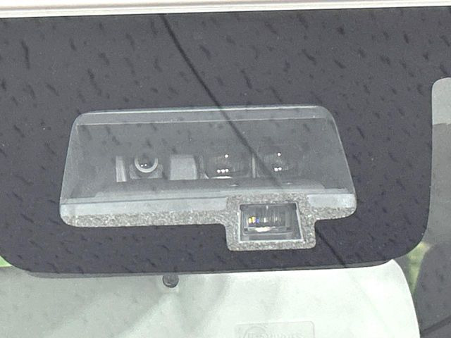 �y�X�Y�L �Z�[�t�e�B�T�|�[�g�z���s���ɑO���̎ԗ�����F�����A�Փ˂������Ȏ��͌x��ƃu���[�L�ŏՓˉ���Ɣ�Q�y�����A�V�X�g�B�����S�Ƀh���C�u�����y���݂��������܂��B