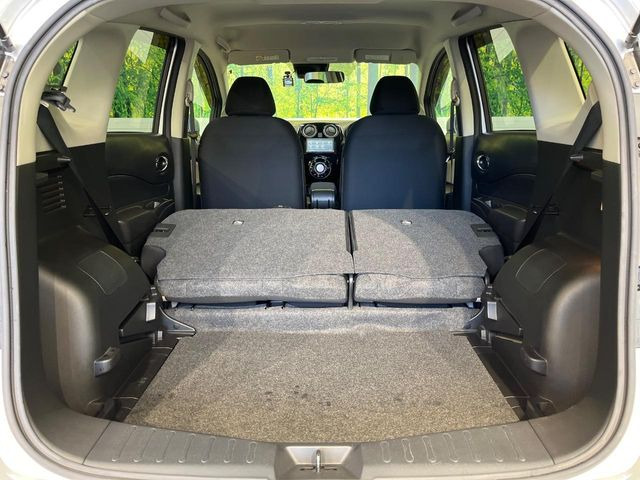 ���i�̂���������ʋ΁A���}���ɏ\���ȉ׎��X�y�[�X���m�ۂ��Ă���܂��B�Z�J���h�V�[�g��|���ƁA�傫�ȉו��̐ύڂ��\�ł���