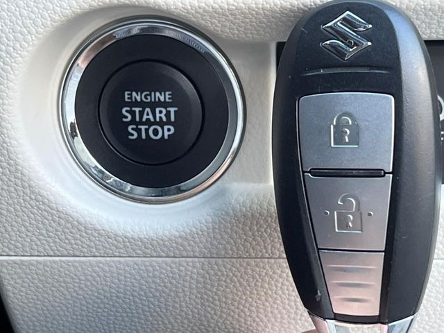 �y�L�[���X�X�^�[�g�V�X�e���z�J�o����|�P�b�g�ɓ��ꂽ�܂܂ł��h�A�̎{���E�������\�ȃX�}�[�g�L�[�𑕔��B�G���W���̃I���E�I�t�����J�M�����o���K�v����������Ƃ��Ă��֗��ł���