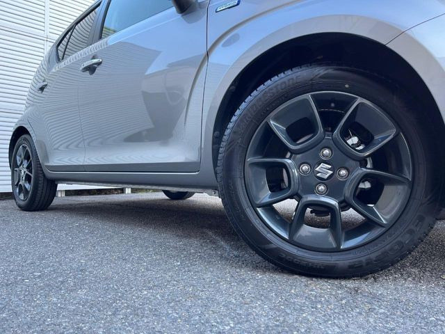 �y����16�C���`�A���~�z�C�[���z�O�ςɃ}�b�`���������A���~�z�C�[���𑕒����Ă���܂��B�e��ЊO�A���~�z�C�[����A�X�^�b�h���X�^�C�����戵�����Ă���܂��B���񂲑��k����������