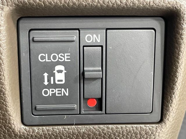 �y�p���[�X���C�h�h�A�z�X�}�[�g�L�[��^�]�Ȃ̃X�C�b�`�ŃX���C�h�h�A�̊J���\���d��������͂����ăh�A���J����K�v�������A���������q�l�ł��A�d���ו��������Ă��鎞�����N�ɊJ���߂ł��܂���