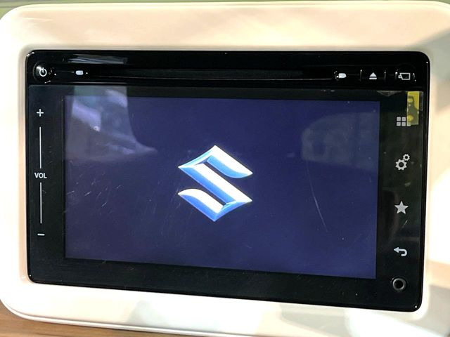 �y���[�J�[�����i�r�z�C���e���A�ɗn�����ރX�^�C���b�V���ȁu��p�݌v�v���[�J�[�i�r�𑕔��􎋔F���⑀�쐫�ȂǊ�{���\�ɂ��D��A���㎿�ȃJ�[���C�t�����y���݂��������܂��B