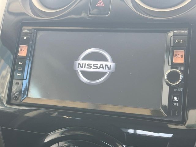 �y�����i�r�z�l�C�̏����i�r�𑕔����Ă���܂��B�i�r�̎g���₷���͂������A�I�[�f�B�I�@�\���[��!�L�����v�◷�s�͂������A�ʋ΂┃�����ȂǕ��i�̃h���C�u���y�����Ȃ�͂���