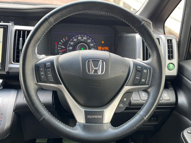 �y�����v�����X�e�A�����O�z�㎿�Ȋv���g�p���邱�ƂŁA��ɂ����������݂ƂĂ��^�]���₷���n���h���ł���