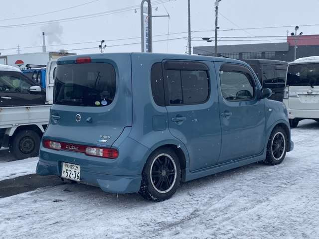 1�����P�ʂ̃J�[���[�X���\�ɂȂ��Ă���܂��̂Ő��񂲑��k���������B