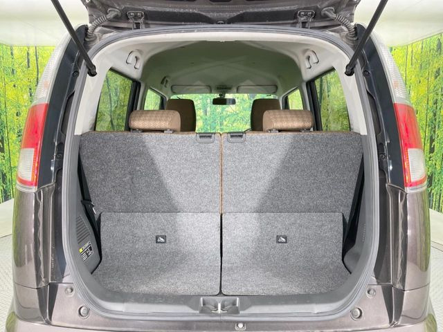 ���i�̂���������ʋ΁A���}���ɏ\���ȉ׎��X�y�[�X���m�ۂ��Ă���܂��B�Z�J���h�V�[�g��|���ƁA�傫�ȉו��̐ύڂ��\�ł���