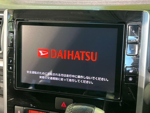 �y�����i�r�z�l�C�̏����i�r�𑕔����Ă���܂��B�i�r�̎g���₷���͂������A�I�[�f�B�I�@�\���[��!�L�����v�◷�s�͂������A�ʋ΂┃�����ȂǕ��i�̃h���C�u���y�����Ȃ�͂���