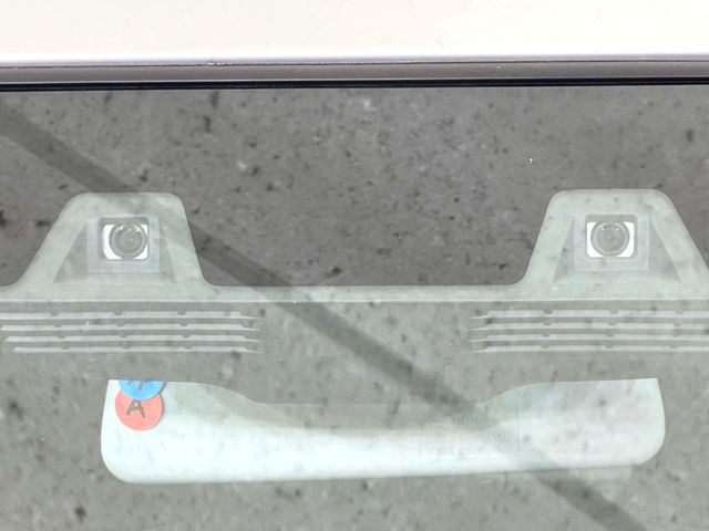 �y�O�He-Assist�z���s���ɑO���̎ԗ�����F�����A�Փ˂������Ȏ��͌x��ƃu���[�L�ŏՓˉ���Ɣ�Q�y�����A�V�X�g�B�����S�Ƀh���C�u�����y���݂��������܂��B