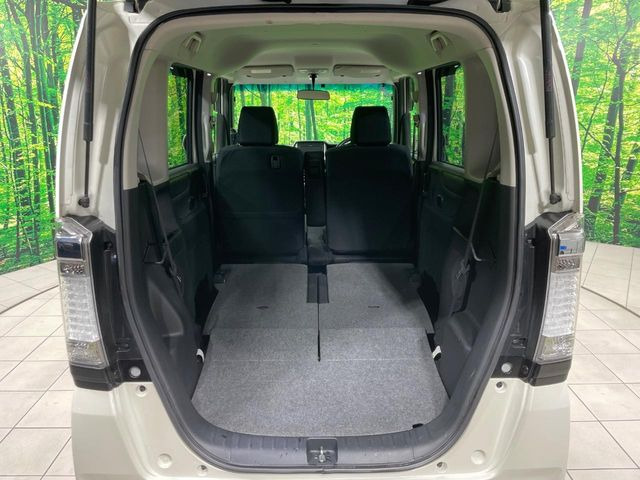 ���i�̂���������ʋ΁A���}���ɏ\���ȉ׎��X�y�[�X���m�ۂ��Ă���܂��B�Z�J���h�V�[�g��|���ƁA�傫�ȉו��̐ύڂ��\�ł���