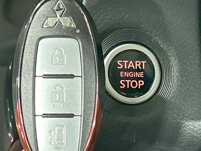 �y�I�y���[�V�����L�[�z�J�o����|�P�b�g�ɓ��ꂽ�܂܂ł��h�A�̎{���E�������\�ȃX�}�[�g�L�[�𑕔��B�G���W���̃I���E�I�t�����J�M�����o���K�v����������Ƃ��Ă��֗��ł���