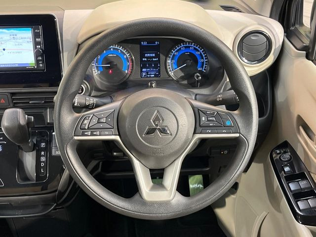 �y�X�e�A�����O�X�C�b�`�z�^�]���A�O������ڐ������炷���ƂȂ��A�I�[�f�B�I���̑��삪�\�ȕ֗��@�\!���S&���K�ȃh���C�u�����o���Ă���܂���