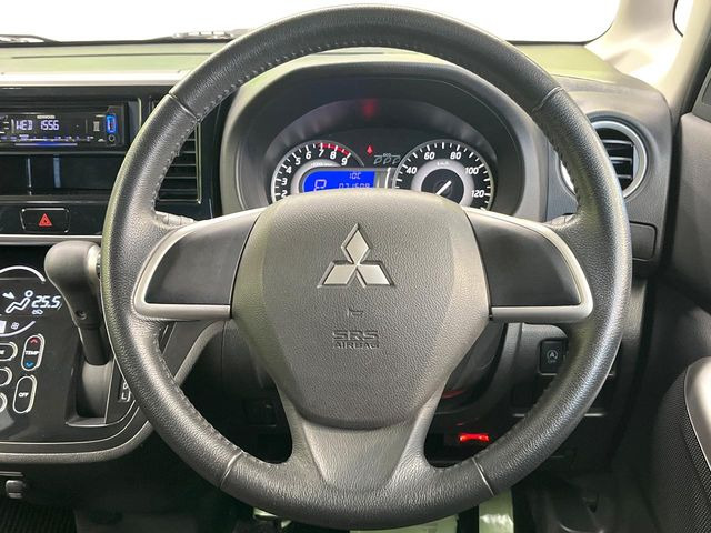 �y�����v�����X�e�A�����O�z�㎿�Ȋv���g�p���邱�ƂŁA��ɂ����������݂ƂĂ��^�]���₷���n���h���ł���