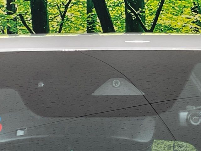 �yi-ACTIVESENSE�z���s���ɑO���̎ԗ�����F�����A�Փ˂������Ȏ��͌x��ƃu���[�L�ŏՓˉ���Ɣ�Q�y�����A�V�X�g�B�����S�Ƀh���C�u�����y���݂��������܂��B