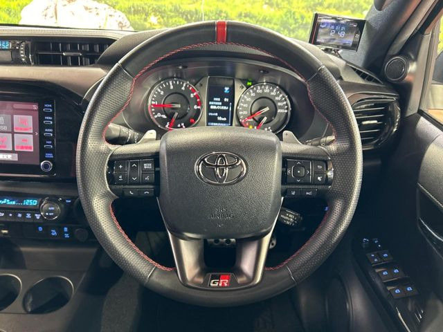 �y�����v�����X�e�A�����O�z�㎿�Ȋv���g�p���邱�ƂŁA��ɂ����������݂ƂĂ��^�]���₷���n���h���ł���