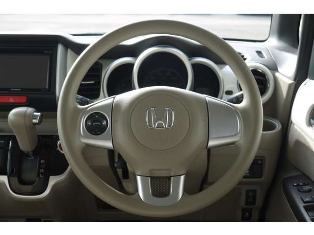 ���s�m�F�E�e�푕���m�F�ς�!�[�ԑO�ɂ͎��ДF�ؐ����H��ɂāA��������_�������������Ē����܂��B�[�Ԏ��ɂ́A�����L�^������s�����Ē����܂��B