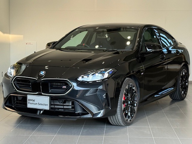 2シリーズグランクーペM235 xドライブ 4WD