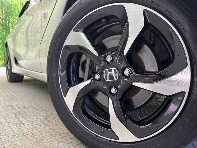 �y����15�C���`�A���~�z�C�[���z�O�ςɃ}�b�`���������A���~�z�C�[���𑕒����Ă���܂��B�e��ЊO�A���~�z�C�[����A�X�^�b�h���X�^�C�����戵�����Ă���܂��B���񂲑��k����������