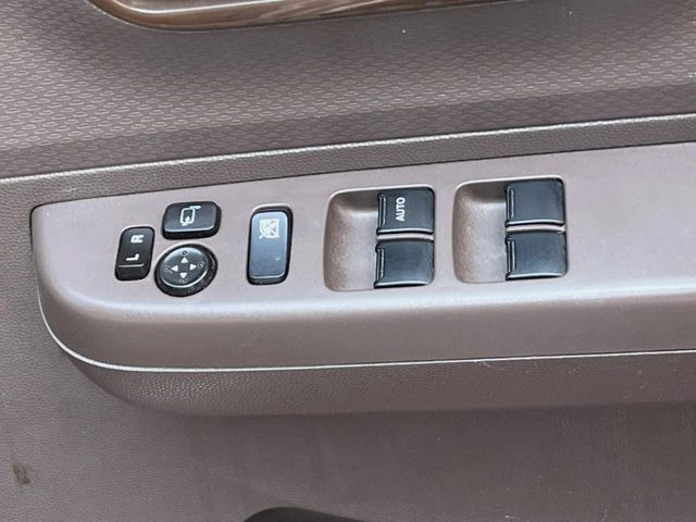 �y�d���i�[�~���[�z�T�C�h�~���[�͓d���i�[���ƂȂ��Ă���A�������ԏ�ł��L�Y�������X�N��}�����܂��B